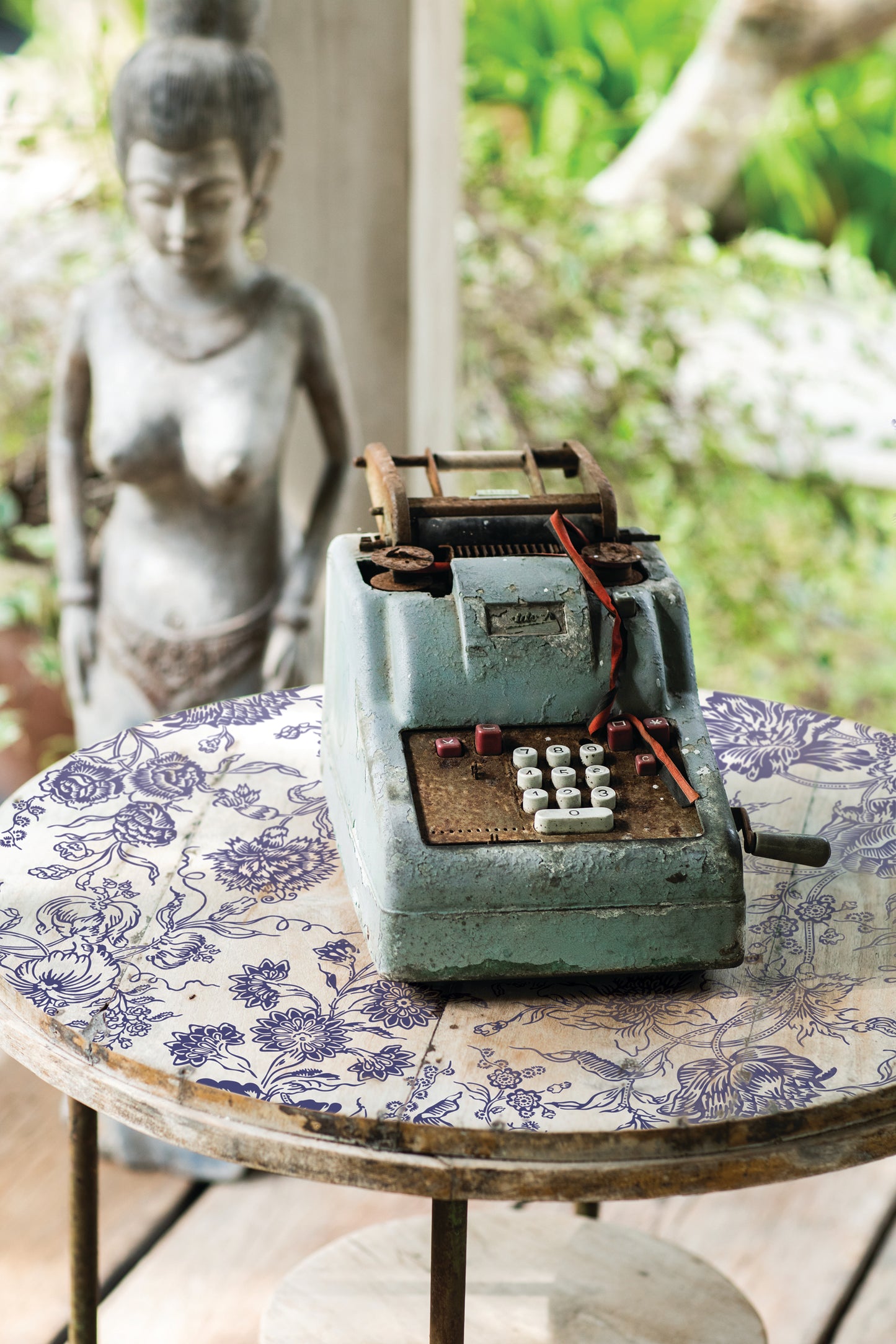 Indigo Floral IOD Paint Inlay 12"X16" Pad