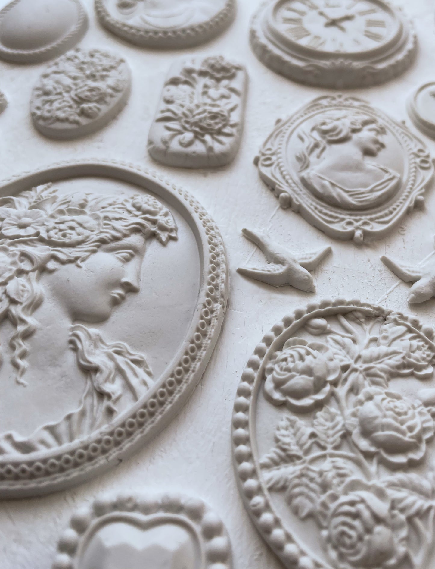 Cameos 6"x10" Decor Moulds™