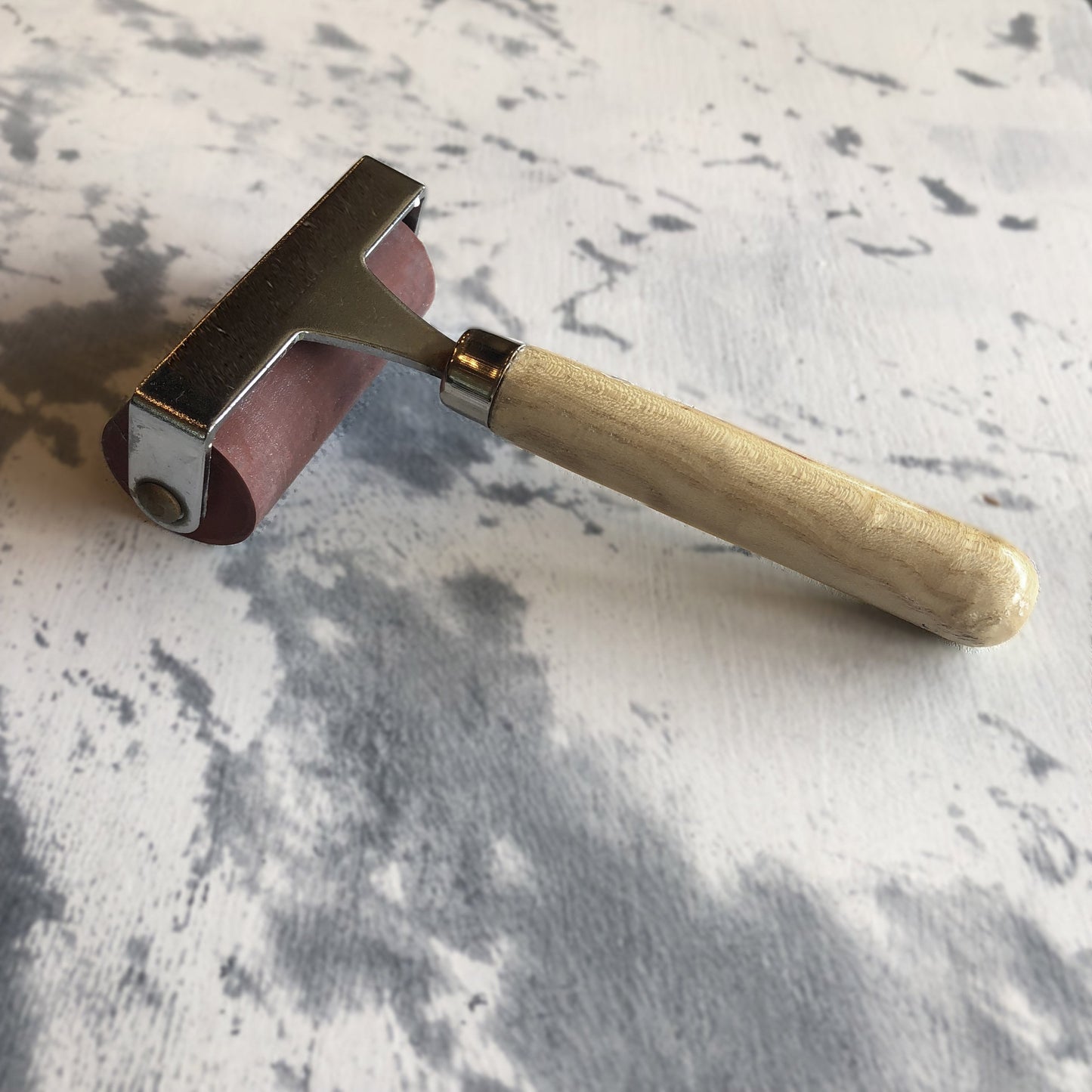 Brayer Apply ink or paint to your favorite IOD Stamp!