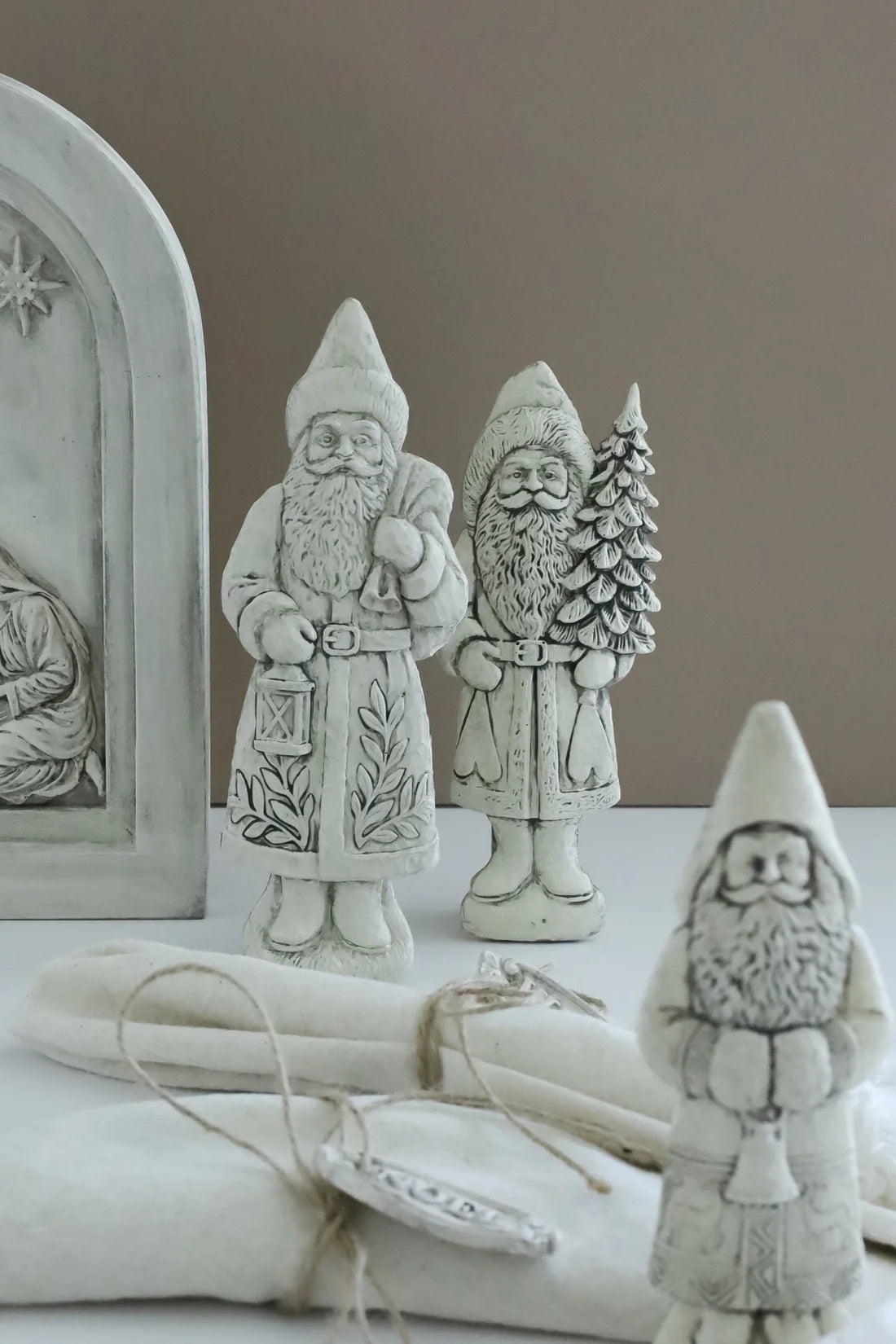 Belsnickel 6"x10" Decor Moulds™