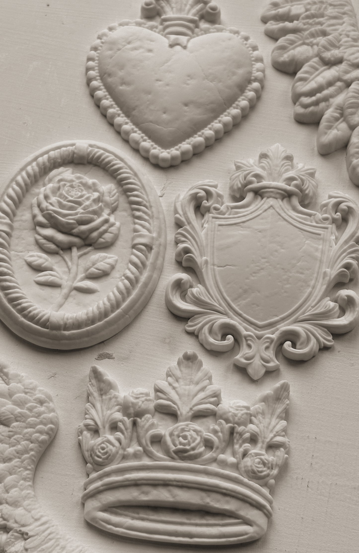 Heraldry 6"x10" Decor Moulds™