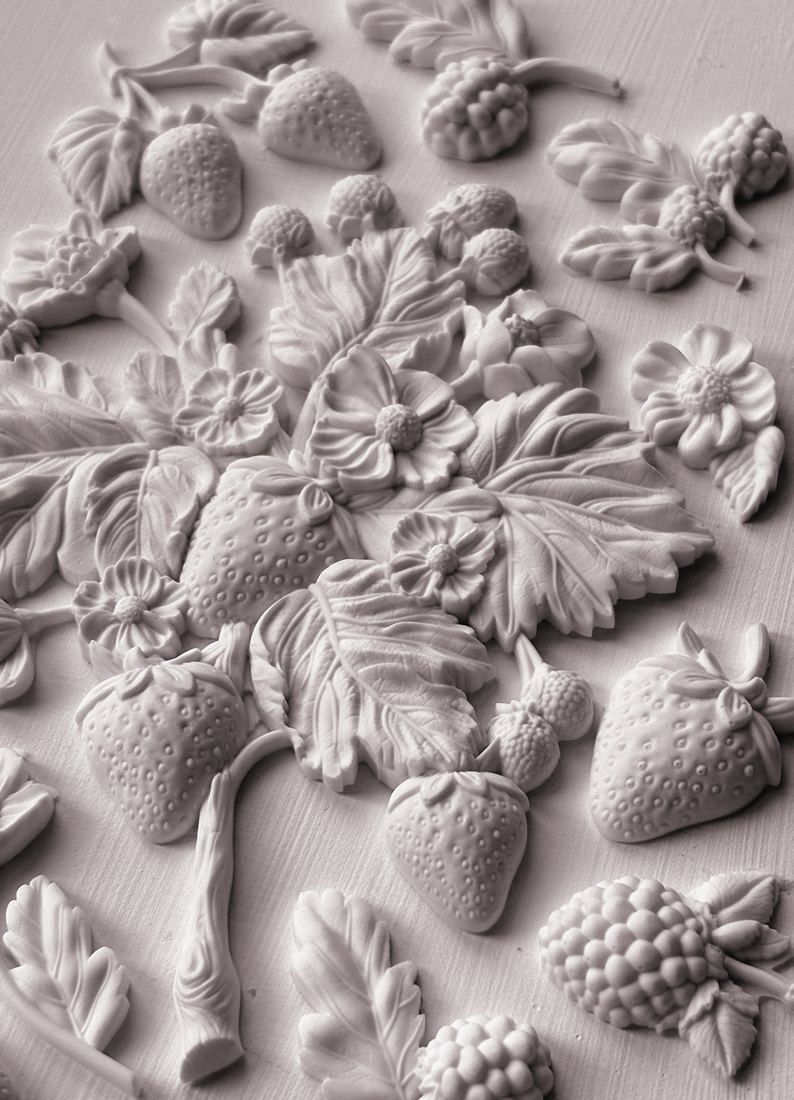 Wild Berries 6x10" Decor Moulds™