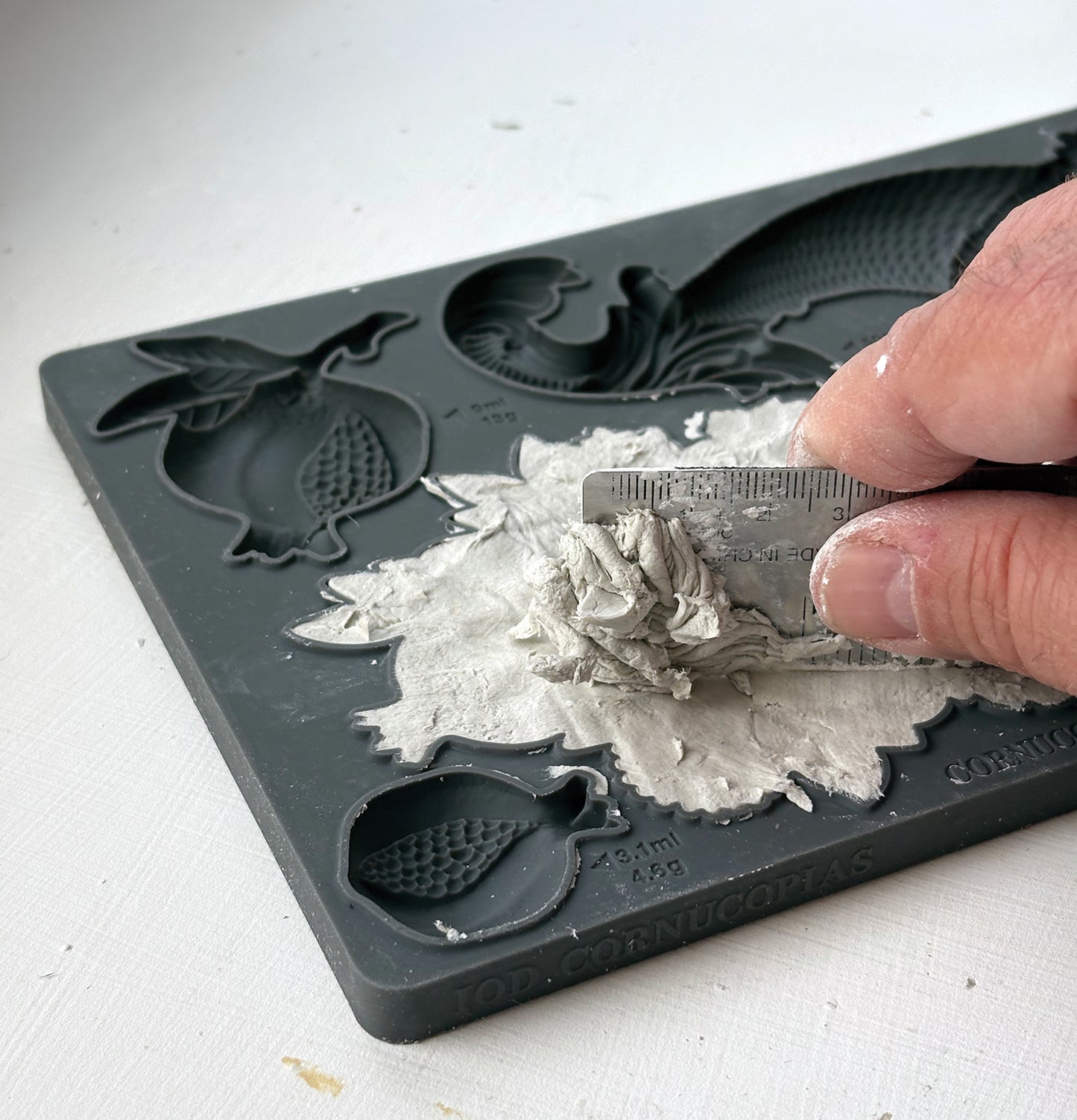 Cornucopias 6"x10" Decor Moulds™